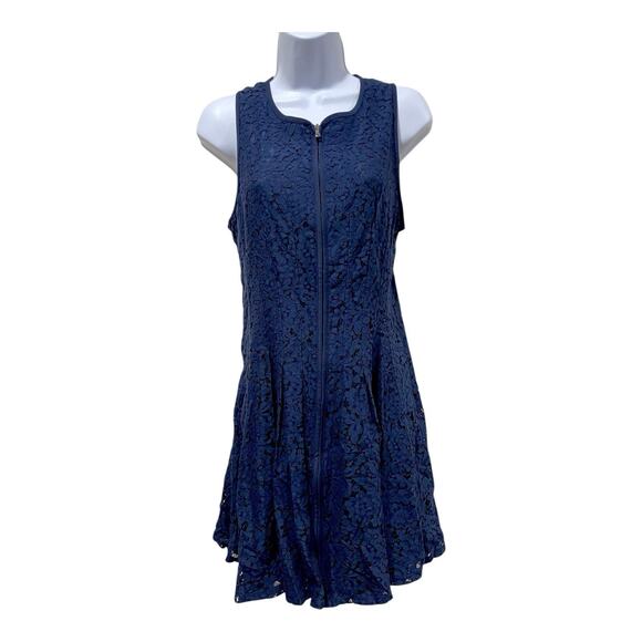 Betsey Johnson Dresses & Skirts - Betsey Johnson Fit & Flare Dress Size 6 Navy Blue Sleeveless Front Zip Zipper